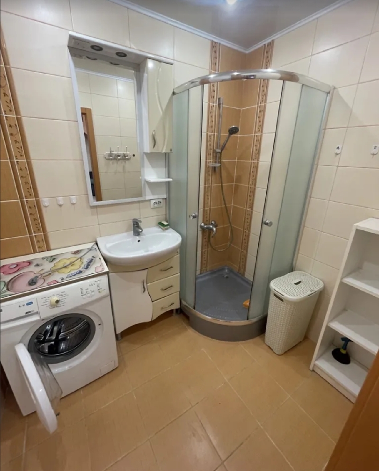 Довготривала оренда 4к квартири на вул. Академіка Ющенка 12, кв. 66 фото 1 Довготривала оренда 4к квартири на вул. Академіка Ющенка 12, кв. 66 фото 1