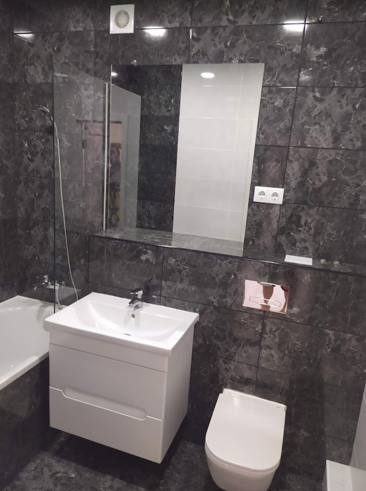 Оренда сучасної 2-кімнатної квартири в центрі фото 1 Оренда сучасної 2-кімнатної квартири в центрі фото 1