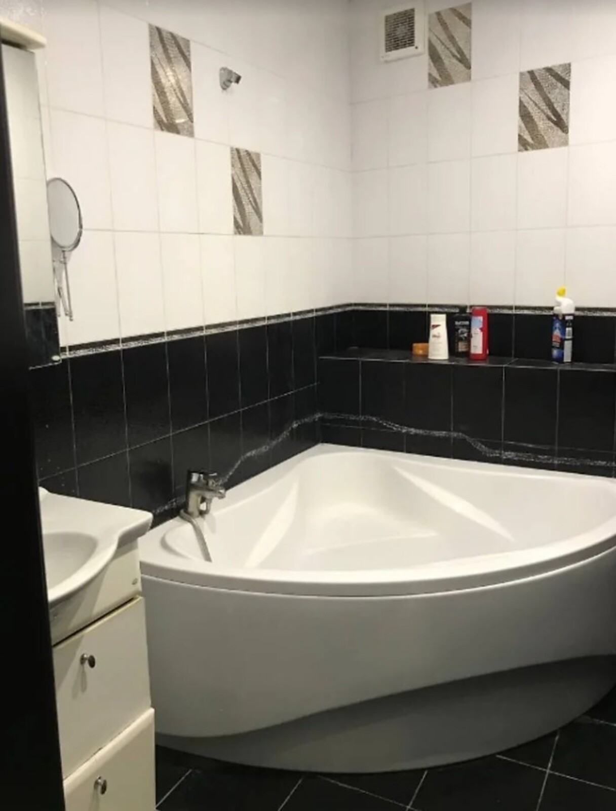 Здається 3-х кімнатна квартира у районі Поділля. Гарний стан, сучасний ремонт, меблі. фото 1 Здається 3-х кімнатна квартира у районі Поділля. Гарний стан, сучасний ремонт, меблі. фото 1