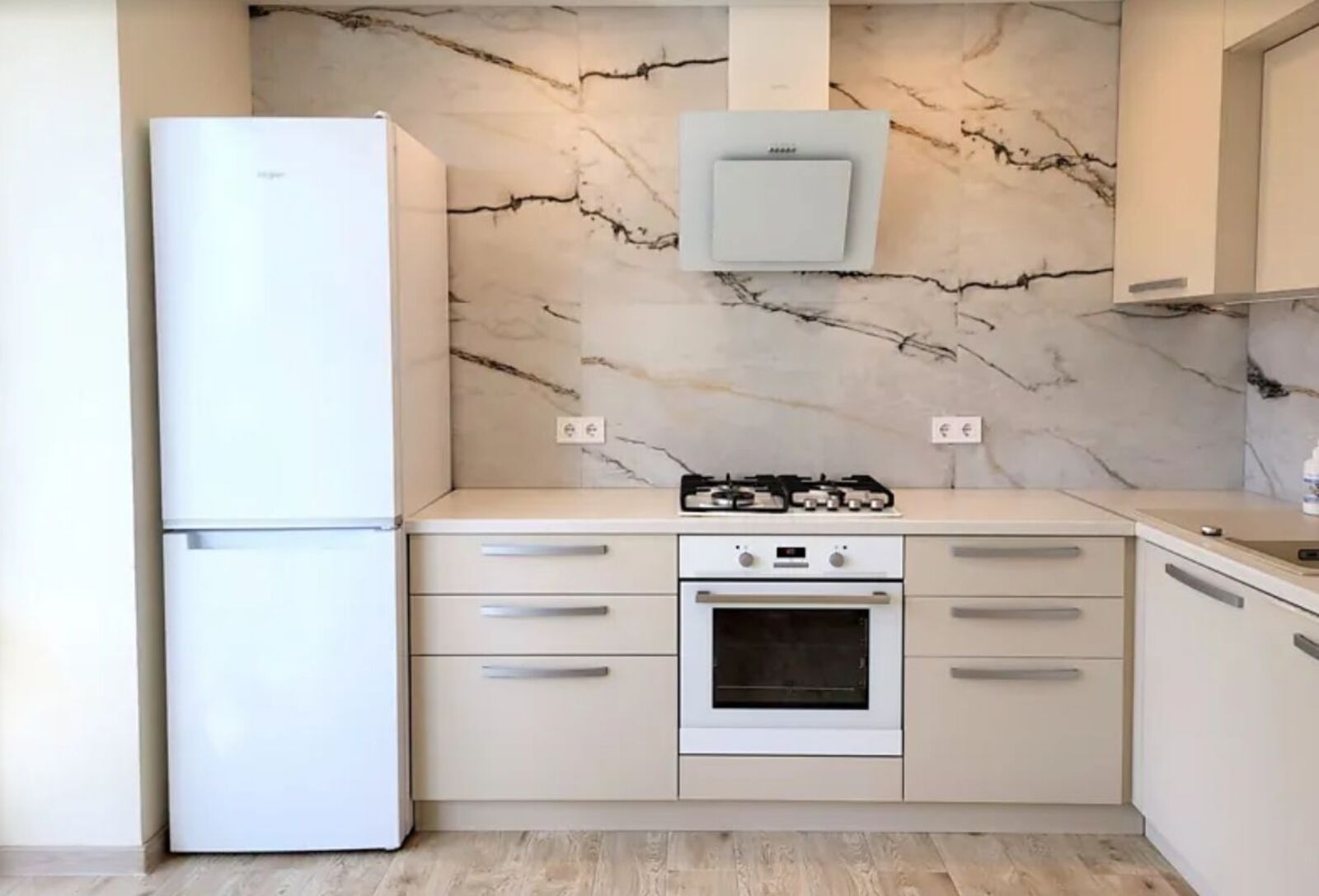 Оренда 2-х кімнатної квартири в р-ні Слов'янка. Відмінний стан. фото 1 Оренда 2-х кімнатної квартири в р-ні Слов'янка. Відмінний стан. фото 1