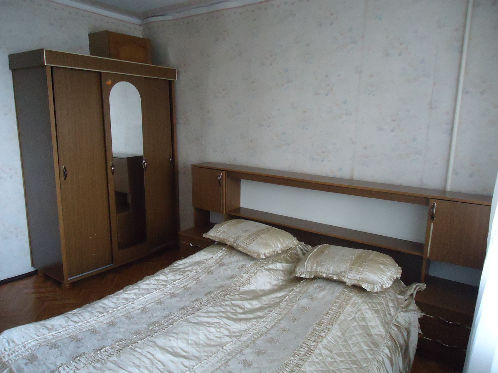 Здається 3-х кімнатна квартира в районі центрального ринку. Житловий стан фото 1 Здається 3-х кімнатна квартира в районі центрального ринку. Житловий стан фото 1