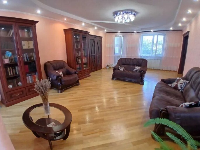 Оренда 4-х кімнатної квартири в Центрі міста. Гарний стан. фото 1 Оренда 4-х кімнатної квартири в Центрі міста. Гарний стан. фото 1