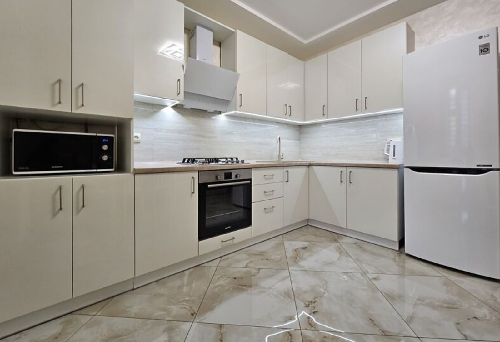 Здається 2-х кімнатна квартира в р-ні Академічний. Все є. Новобуд фото 1 Здається 2-х кімнатна квартира в р-ні Академічний. Все є. Новобуд фото 1