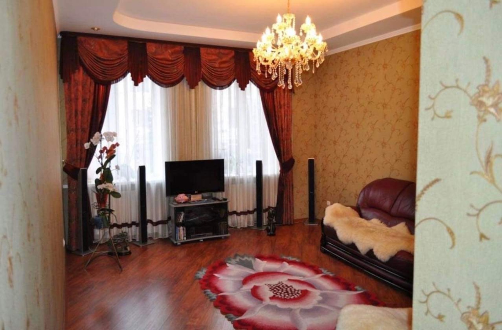 Здається 3-х кімнатна квартира. Центр міста. Все є для комфортного життя. фото 1 Здається 3-х кімнатна квартира. Центр міста. Все є для комфортного життя. фото 1