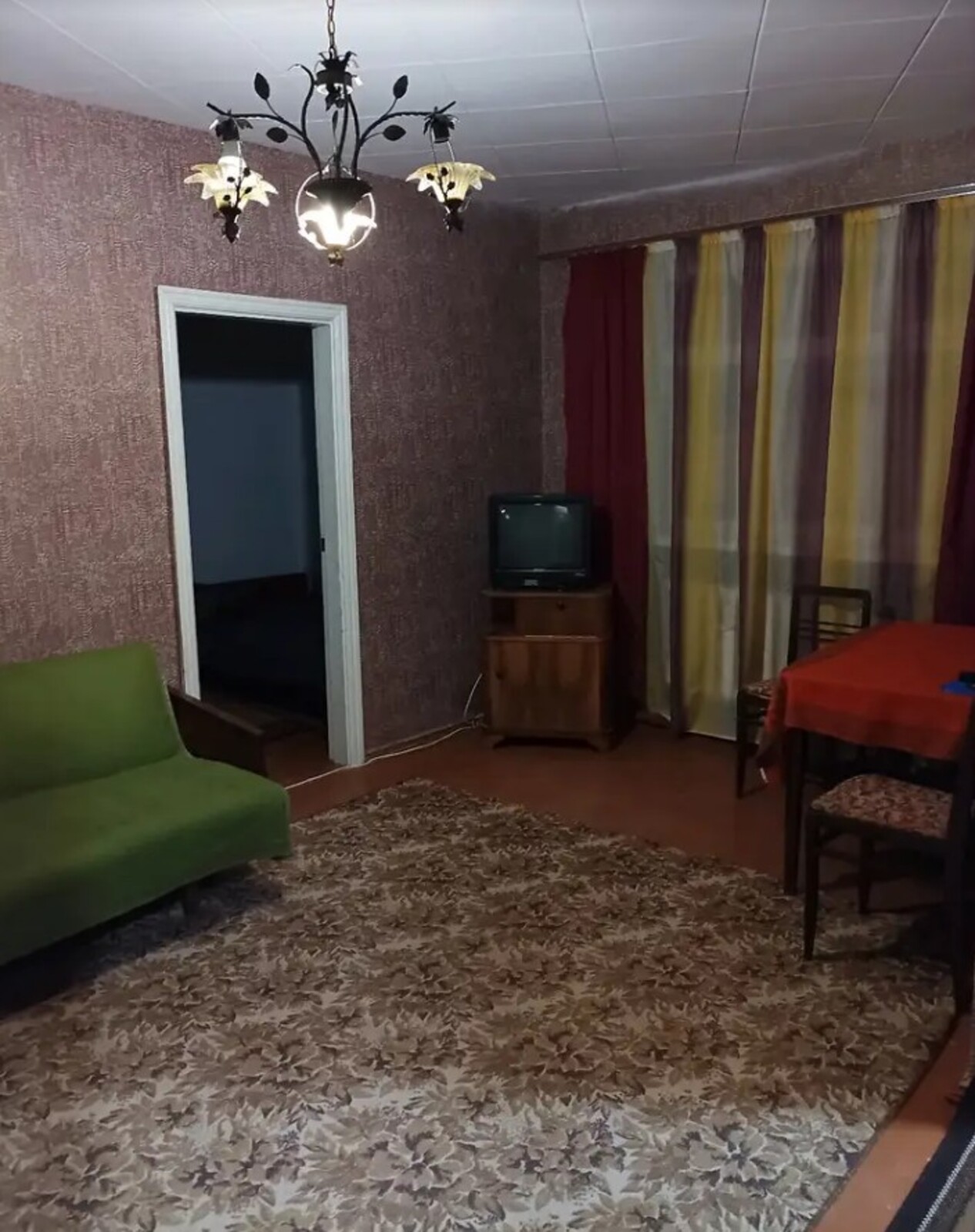 Здається 2-х кімнатна квартира. Р-н Слов'янка. Простий стан. Все є фото 1 Здається 2-х кімнатна квартира. Р-н Слов'янка. Простий стан. Все є фото 1