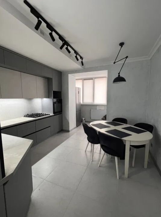 Довготривала оренда 3к квартири велітному районі Поділля. Відмінний стан. фото 1 Довготривала оренда 3к квартири велітному районі Поділля. Відмінний стан. фото 1