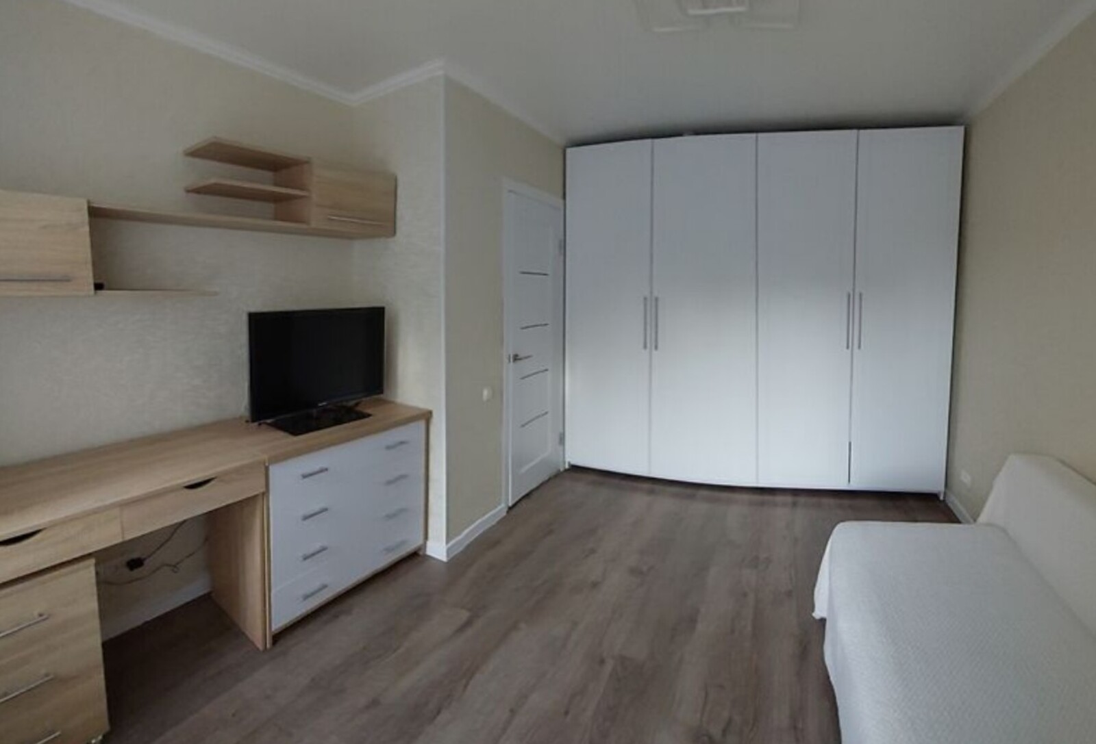 Здається 1-но кімнатна квартира в р-ні Вишенька. Гарна, все є. фото 1 Здається 1-но кімнатна квартира в р-ні Вишенька. Гарна, все є. фото 1