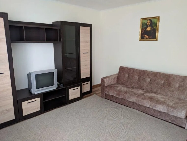 Здається 1-но кімнатна квартира з технікою та меблями. Район податкова (вул. Пирогова). фото 1 Здається 1-но кімнатна квартира з технікою та меблями. Район податкова (вул. Пирогова). фото 1