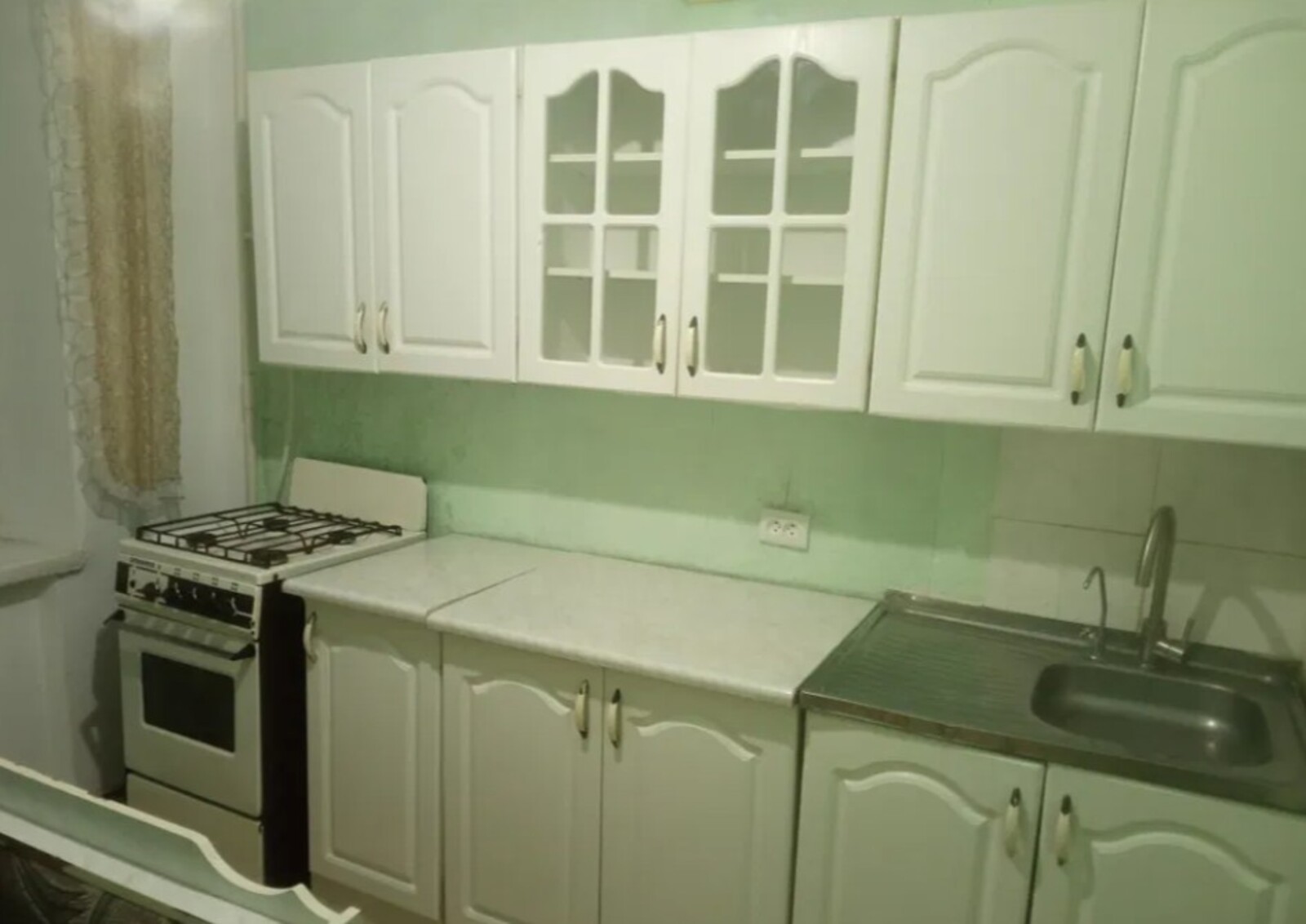 Здається 1но кімнатна квартира в р-ні Слов'янка. Простий стан. фото 1 Здається 1но кімнатна квартира в р-ні Слов'янка. Простий стан. фото 1