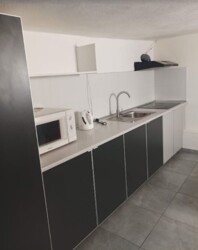 Здається 1-но кімнатна квартира в Центрі міста все є. Добрий стан. фото 1 Здається 1-но кімнатна квартира в Центрі міста все є. Добрий стан. фото 1