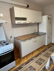 Здається 3-х кімнатна квартира у районі Слов'янки. Все є, житловий стан. фото 1 Здається 3-х кімнатна квартира у районі Слов'янки. Все є, житловий стан. фото 1