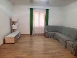 Здається 5-ти кімнатна квартира в Центрі міста. Добрий житловий стан. фото 5 Здається 5-ти кімнатна квартира в Центрі міста. Добрий житловий стан. фото 5