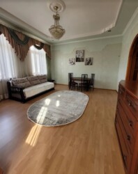 Здається велика 3-х кімнатна квартира в Центрі міста. Гарна фото 2 Здається велика 3-х кімнатна квартира в Центрі міста. Гарна фото 2