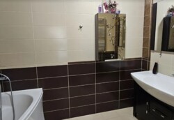 Здається 2-х кімнатна квартира в р-ні Поділля, все є, гарний стан. фото 7 Здається 2-х кімнатна квартира в р-ні Поділля, все є, гарний стан. фото 7