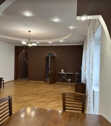 Довготривала оренда 3к квартири на вул. Пирогова, гарний стан фото 2 Довготривала оренда 3к квартири на вул. Пирогова, гарний стан фото 2