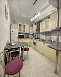 Здається 4-х кімнатна квартира в Центрі міста. Відмінний стан. фото 16 Здається 4-х кімнатна квартира в Центрі міста. Відмінний стан. фото 16