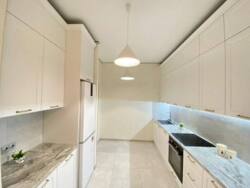       Premier Tower. -   2