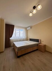 Здається 1-но кімнатна квартира в Старому місті. Гарний стан. фото 1 Здається 1-но кімнатна квартира в Старому місті. Гарний стан. фото 1