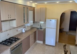 Здається 2-х кімнатна квартира. Р-н поділля. Все є, гарний стан. фото 3 Здається 2-х кімнатна квартира. Р-н поділля. Все є, гарний стан. фото 3