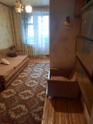 Оренда 3 кімнатної квартири в районі Слов'янка, простий житловий стан, для студентів або працюючих хлопців також розглядаємо. фото 1 Оренда 3 кімнатної квартири в районі Слов'янка, простий житловий стан, для студентів або працюючих хлопців також розглядаємо. фото 1