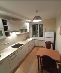 Здається 1-но кімнатна квартира у районі Вишеньки. Все є, житловий стан. фото 9 Здається 1-но кімнатна квартира у районі Вишеньки. Все є, житловий стан. фото 9