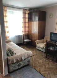 Здається 1-но кімнатна квартира, проста, все є, центральна частина міста фото 1 Здається 1-но кімнатна квартира, проста, все є, центральна частина міста фото 1