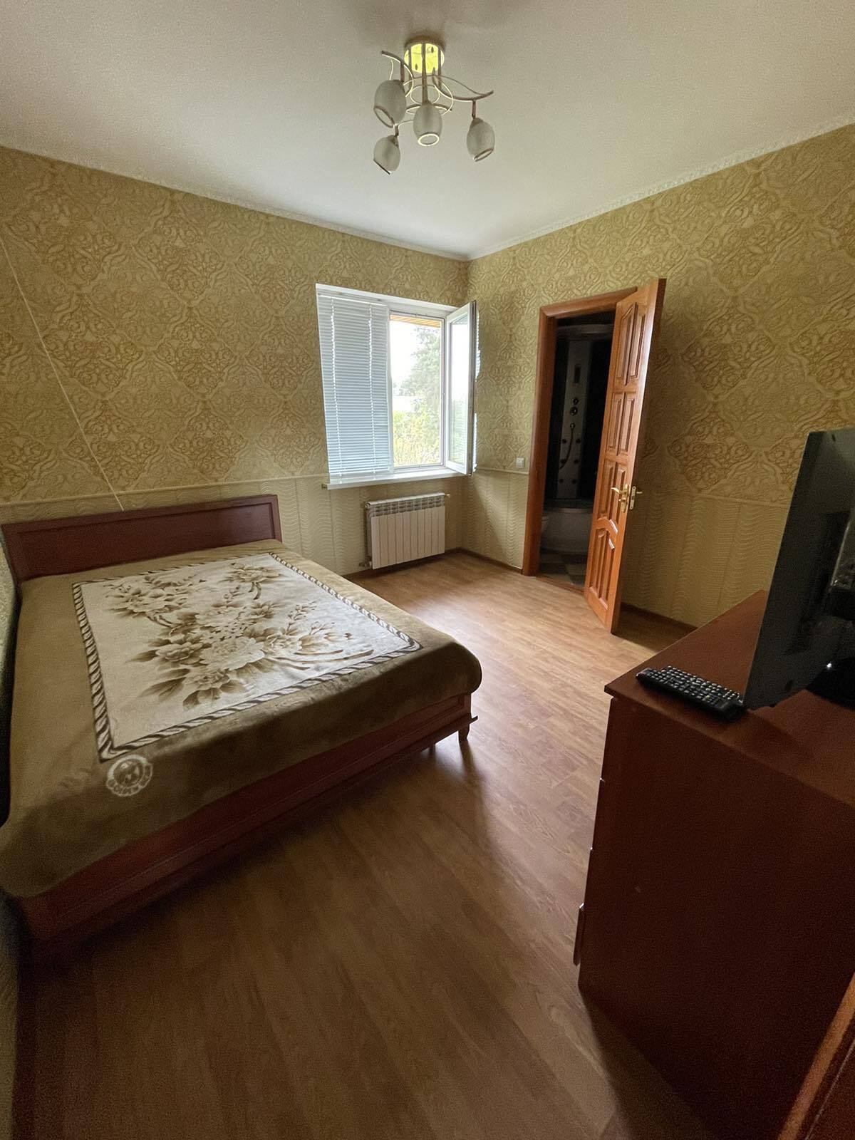 Оренда кімнати 6000 грн всі комунальні послуги сплачує власник фото 1 Оренда кімнати 6000 грн всі комунальні послуги сплачує власник фото 1