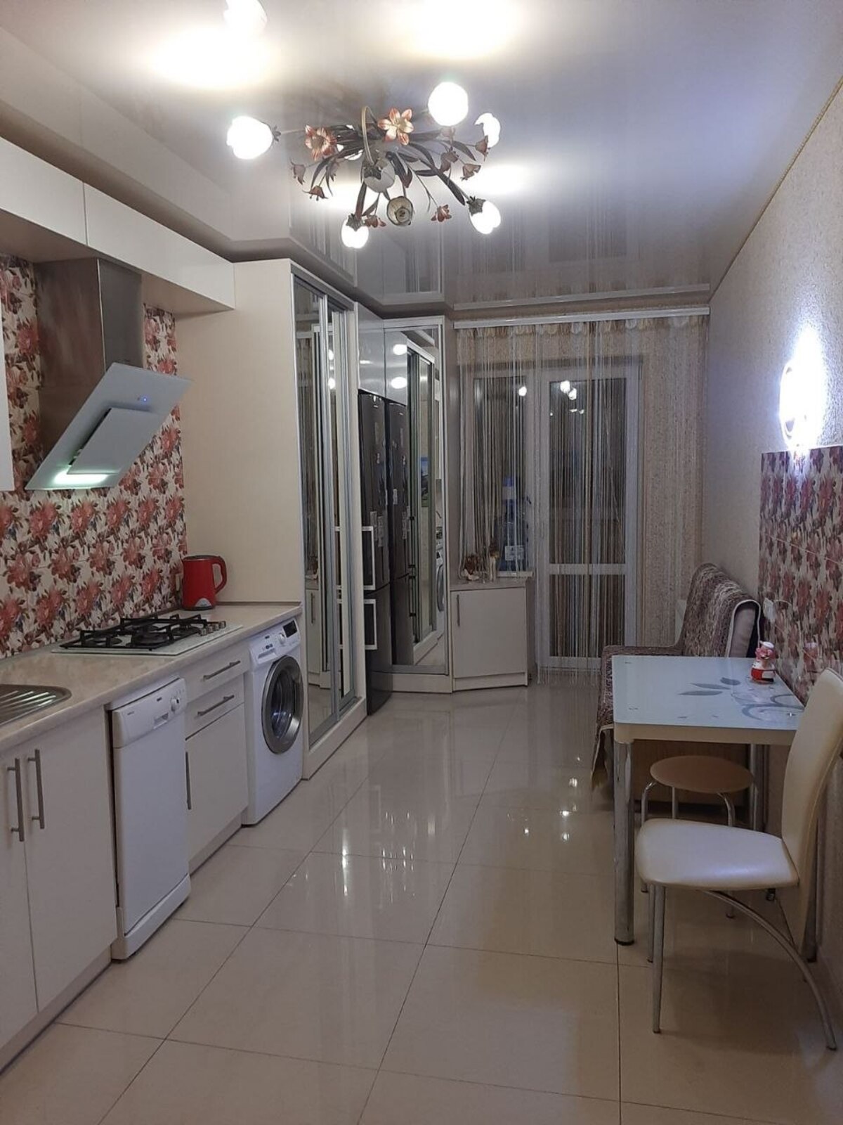 ��������� � ������ 90 �² �������� 2-������� �������� �� ����. ��������������� (�������������) ���� 1