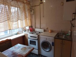 Оренда 1-кімнатної квартири по вул. Петропавлівськабіля будівельного коледжу фото 1 Оренда 1-кімнатної квартири по вул. Петропавлівськабіля будівельного коледжу фото 1