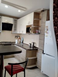 Здам 3-кімнатну ДВОПОВЕРХОВУ квартиру по вул. І Сірка фото 2 Здам 3-кімнатну ДВОПОВЕРХОВУ квартиру по вул. І Сірка фото 2