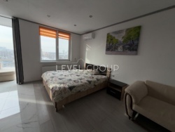 ������ 1 ������� �������� � �� 4U, ������������� �����, ����� 15 �� ���� 8