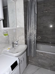 ������ 1 ������� �������� � �� 4U, ������������� �����, ����� 15 �� ���� 17