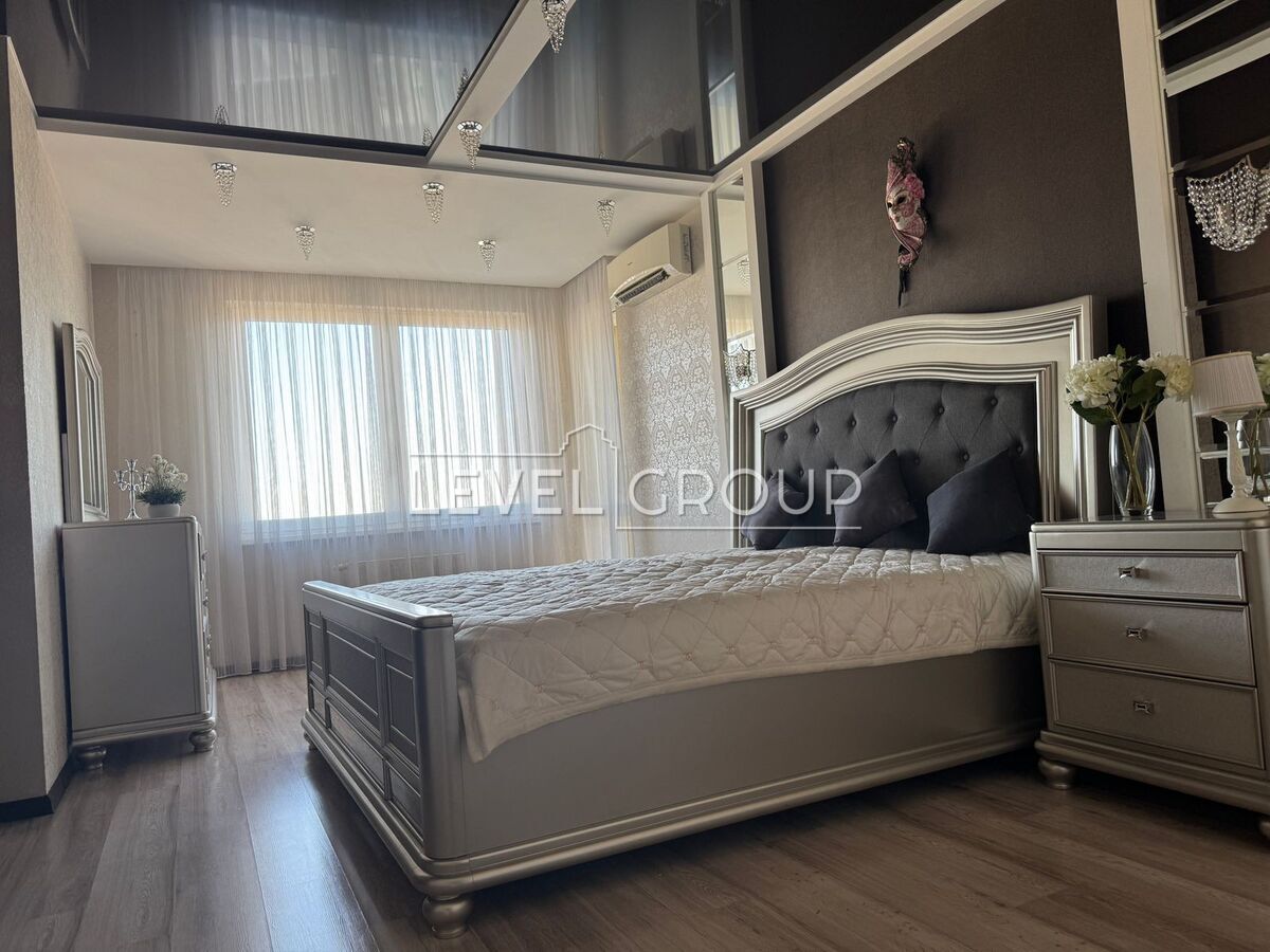       3-   105 2,      Park Avenue  1