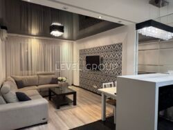       3-   105 2,      Park Avenue  15