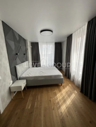  3-    Svitlo Park  5