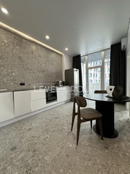 ������ 1��� � �������� �� �Manhattan City� ����� ����. ���� 2