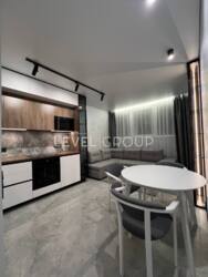 Оренда 1-кімнатної квартири в ЖК OkLand 43м2 фото 8 Оренда 1-кімнатної квартири в ЖК OkLand 43м2 фото 8