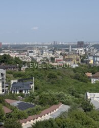  1  䳿   Podil Plaza & Residence.    10