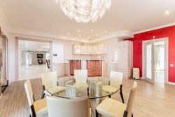 Оренда ексклюзивної, розкішної квартири в історичному центрі з видом на Пейзажну Алею фото 14 Оренда ексклюзивної, розкішної квартири в історичному центрі з видом на Пейзажну Алею фото 14