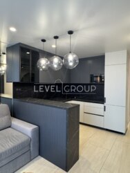  1  䳿   Podil Plaza & Residence.    2