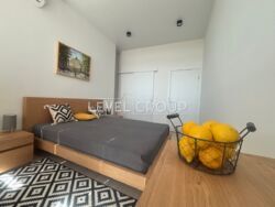  2-     55 2,   3 .  Manhattan City  7