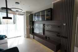 ! 2- . , 19, Greenville Park..  7