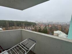 . 3-  (52 ²)   '', .   12