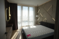 ! 2- . , 19, Greenville Park..  1