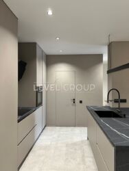       Podil Plaza&Residence,  : . , 73  2