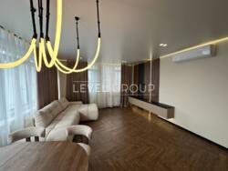 ������ 3-������� �������� �� �����-����� Manhattan City ���� 13