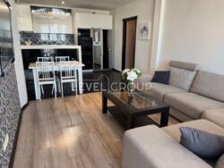       3-   105 2,      Park Avenue  8