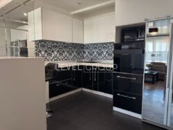       3-   105 2,      Park Avenue  3