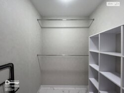 ������� �������� ³�������, ³�����, ����������, ���. 600-����, 3� ���� 18