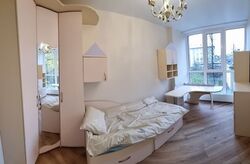 2� � �� Central House ���� 11